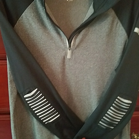 NWT - Track pullover - Picture 3 of 5